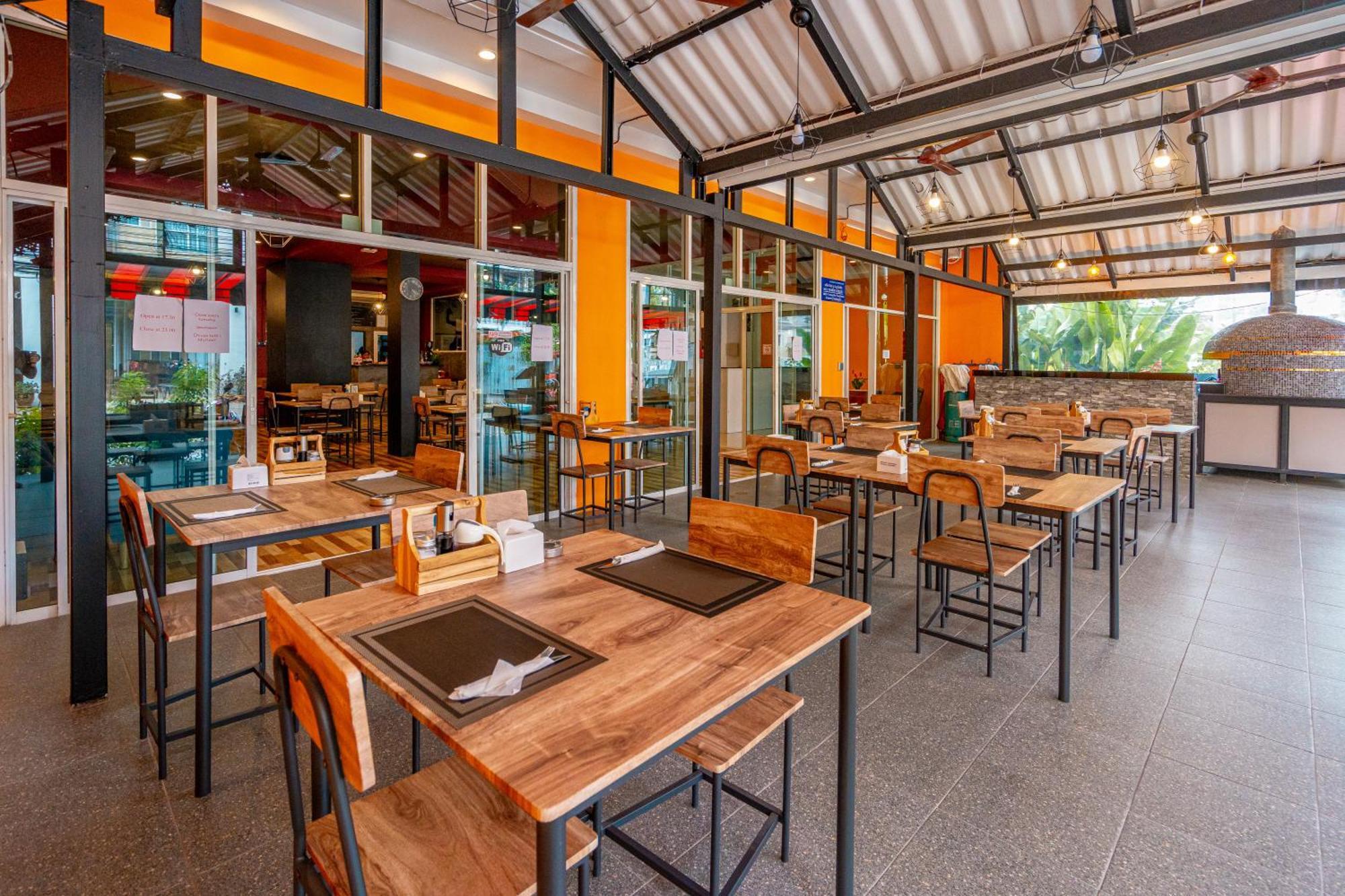 Nice To Meat You Rooms Patong Luaran gambar