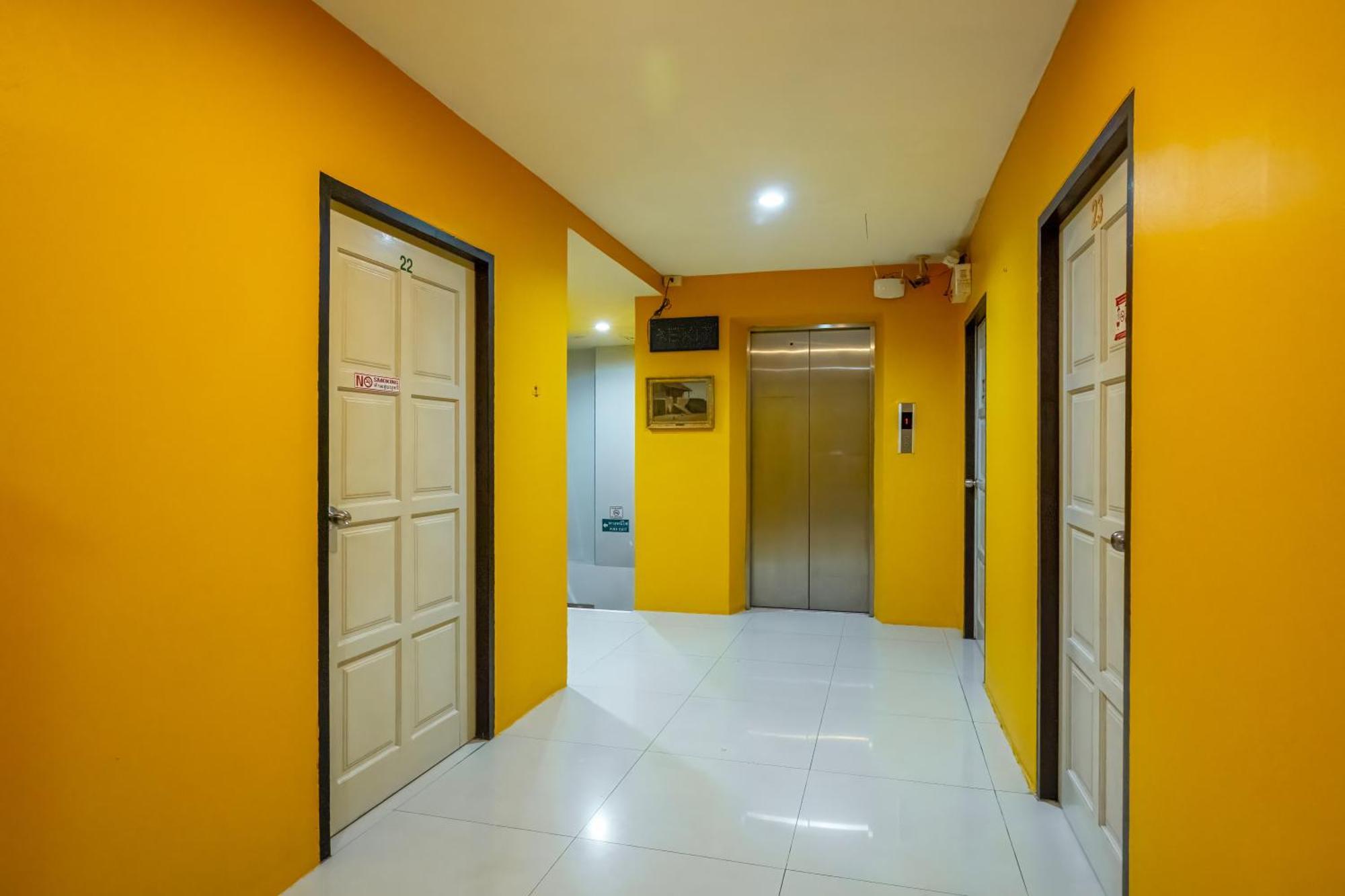 Nice To Meat You Rooms Patong Luaran gambar