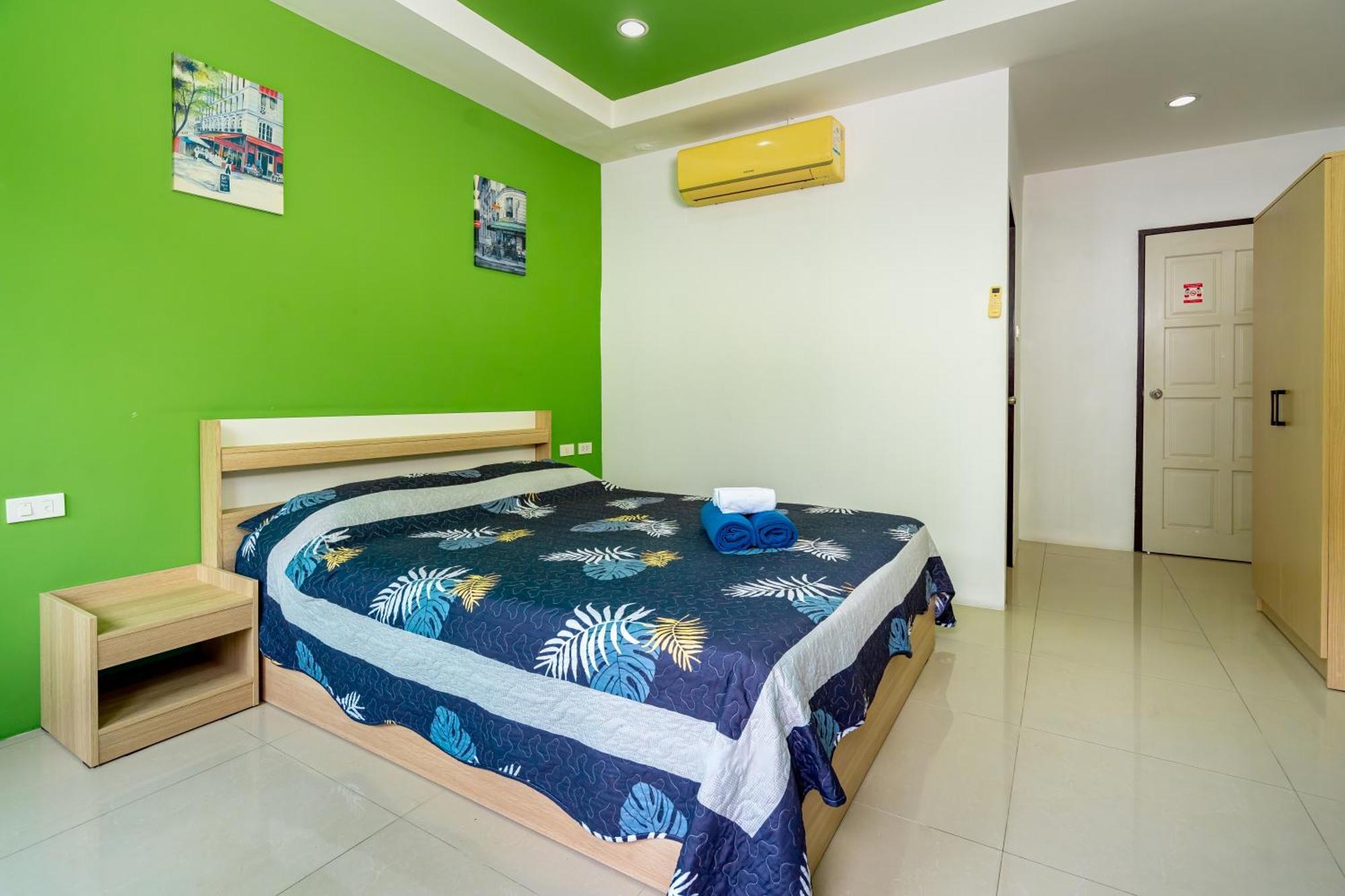 Nice To Meat You Rooms Patong Luaran gambar